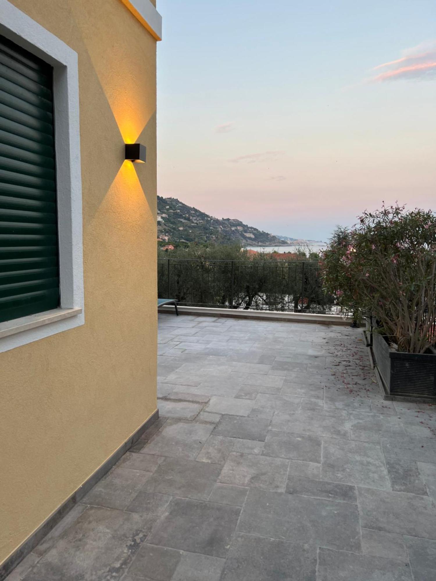 Corso Montecarlo Lägenhet Ventimiglia Exteriör bild